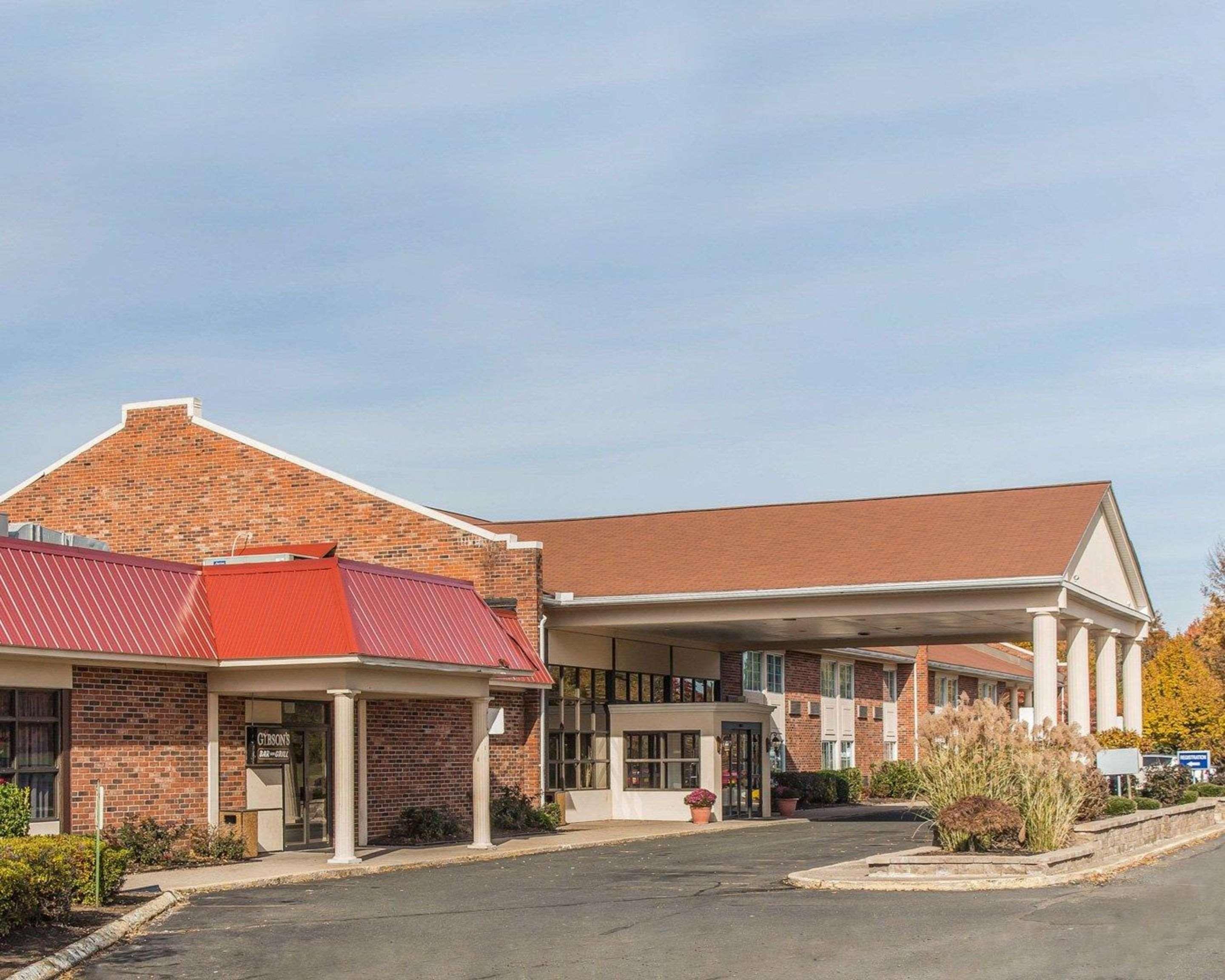 Rodeway Inn & Suites East Windsor المظهر الخارجي الصورة